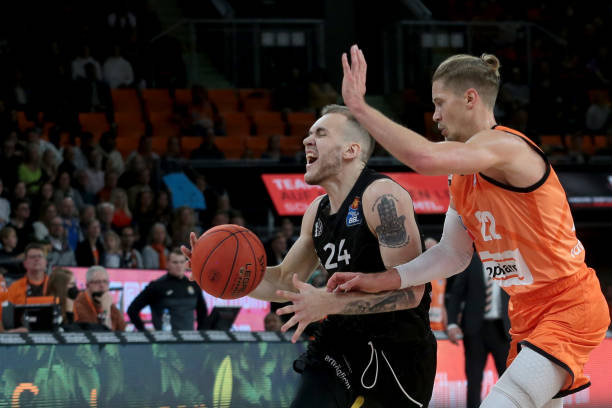 比赛中脱颖 比赛中脱颖