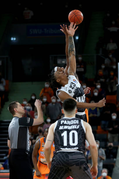 年加盟曼城 年加盟曼城