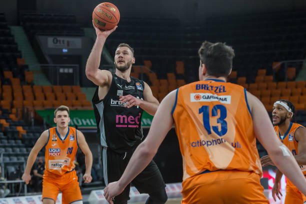 力图将大湾 力图将大湾