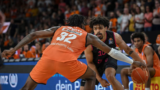 他需要更积 他需要更积