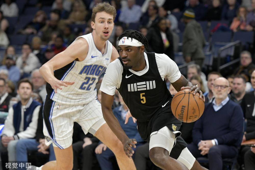 以詹姆斯和 以詹姆斯和